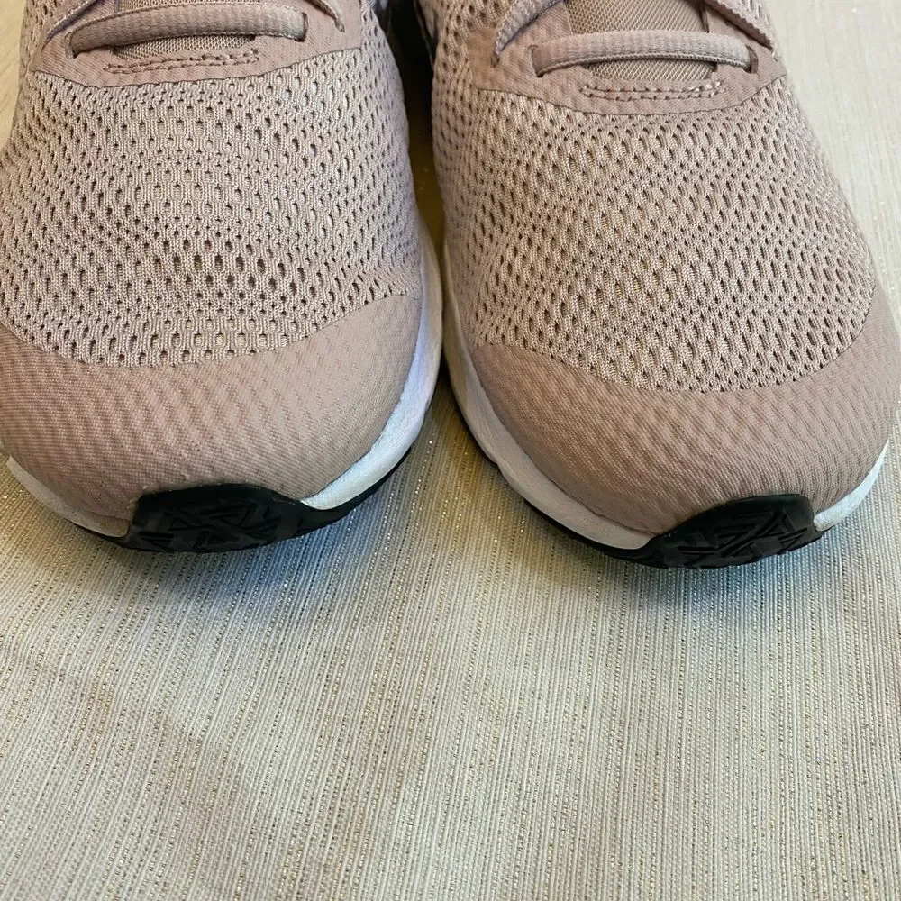 Nike Legend Essential 2 Training Sneakers Women Size 10.5